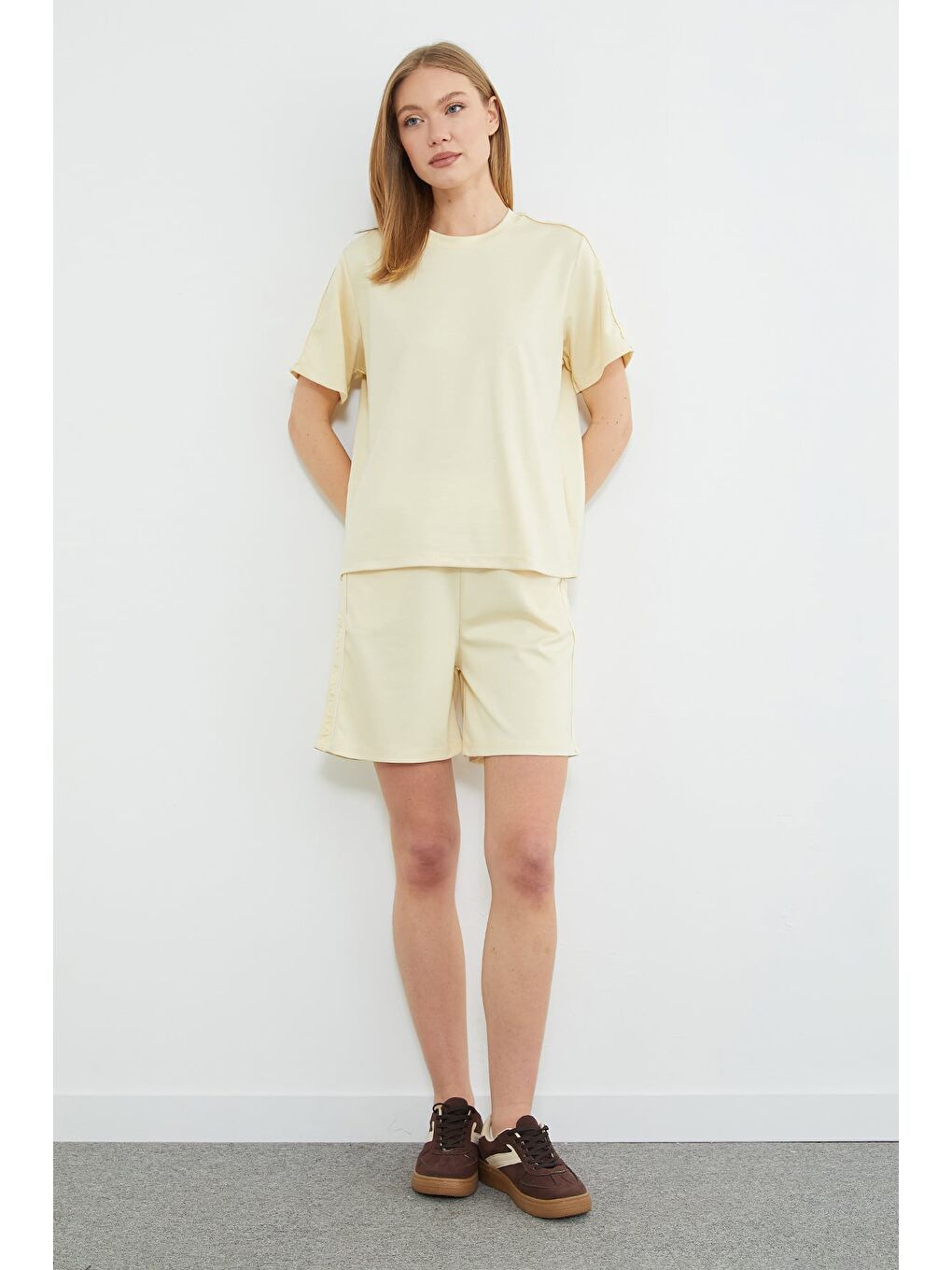 Sarı Yazı Kabartmalı Biyeli Modal 2 Li Takım-1