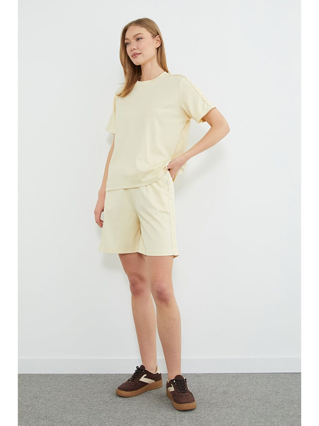 Sarı Yazı Kabartmalı Biyeli Modal 2 Li Takım-2