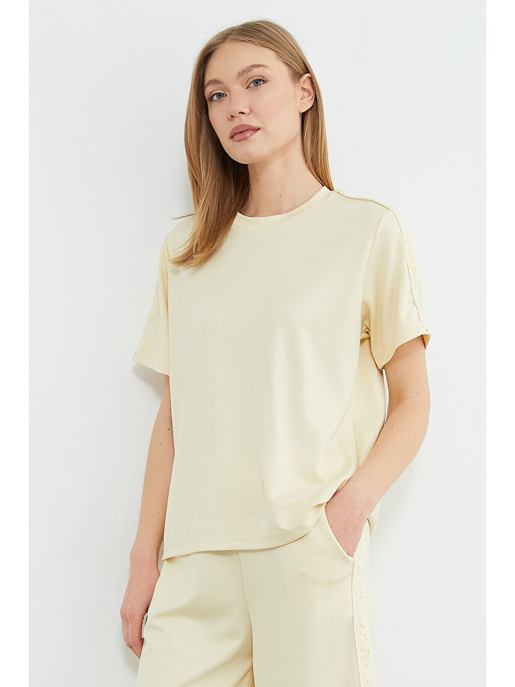 Sarı Yazı Kabartmalı Biyeli Modal 2 Li Takım-3