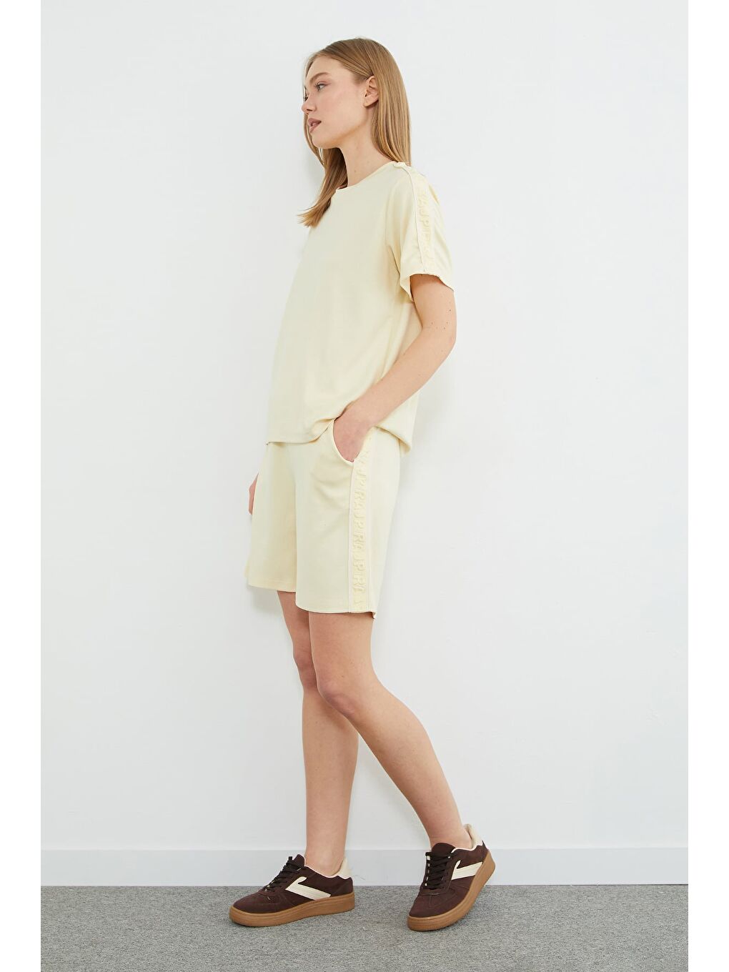 Sarı Yazı Kabartmalı Biyeli Modal 2 Li Takım-4