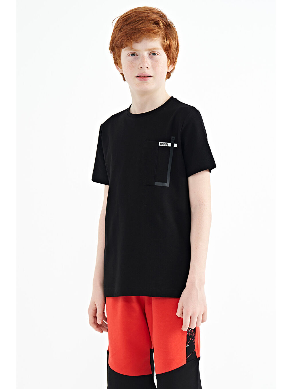 Siyah Cep Detaylı O Yaka Standart Kalıp Erkek Çocuk Tişört - 11120-3