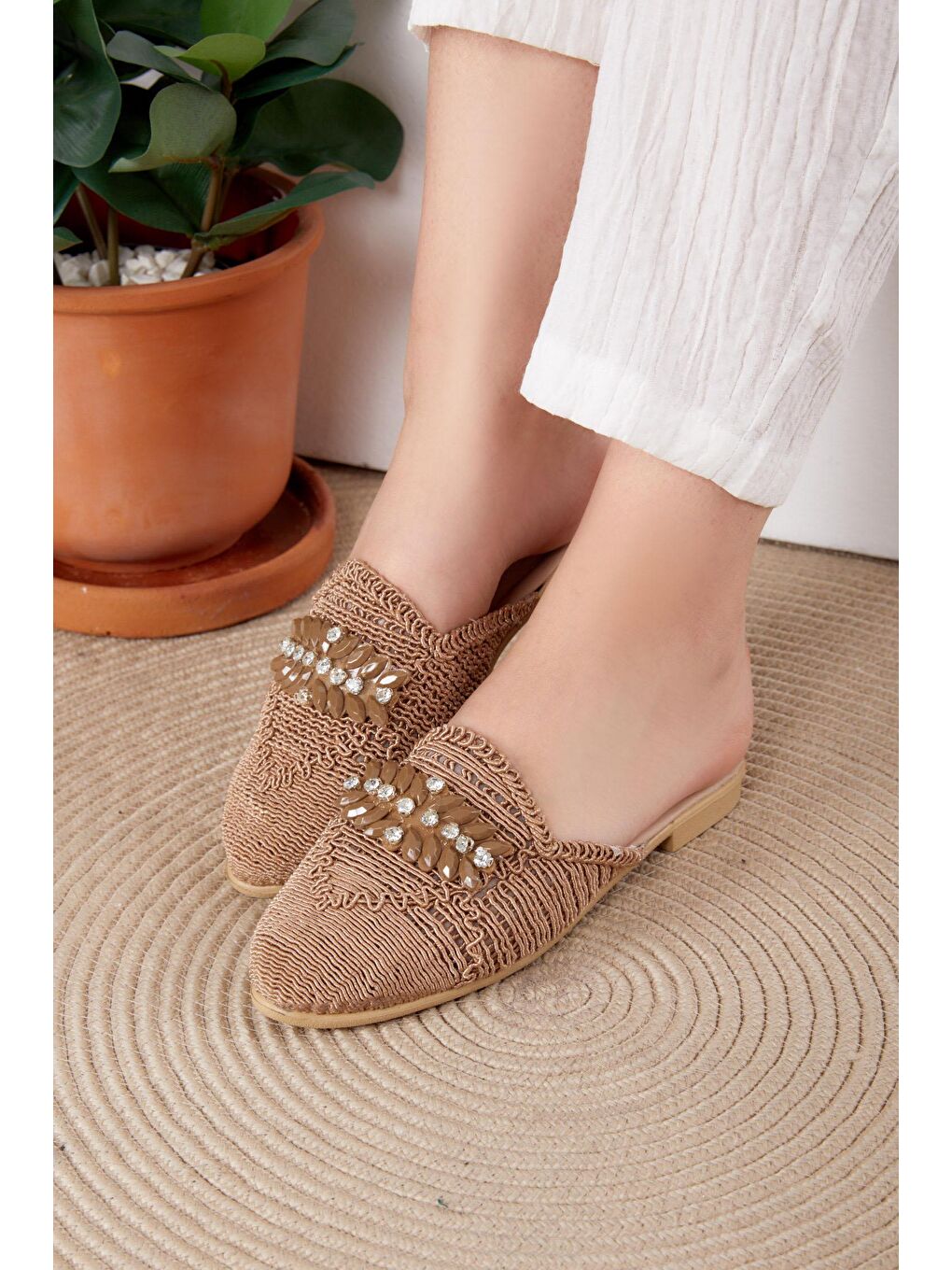 Bej Kadın Vizon Taşlı Hasır Terlik - 25532-1