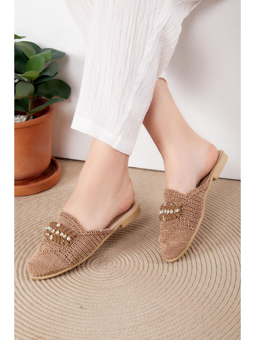 Bej Kadın Vizon Taşlı Hasır Terlik - 25532-2