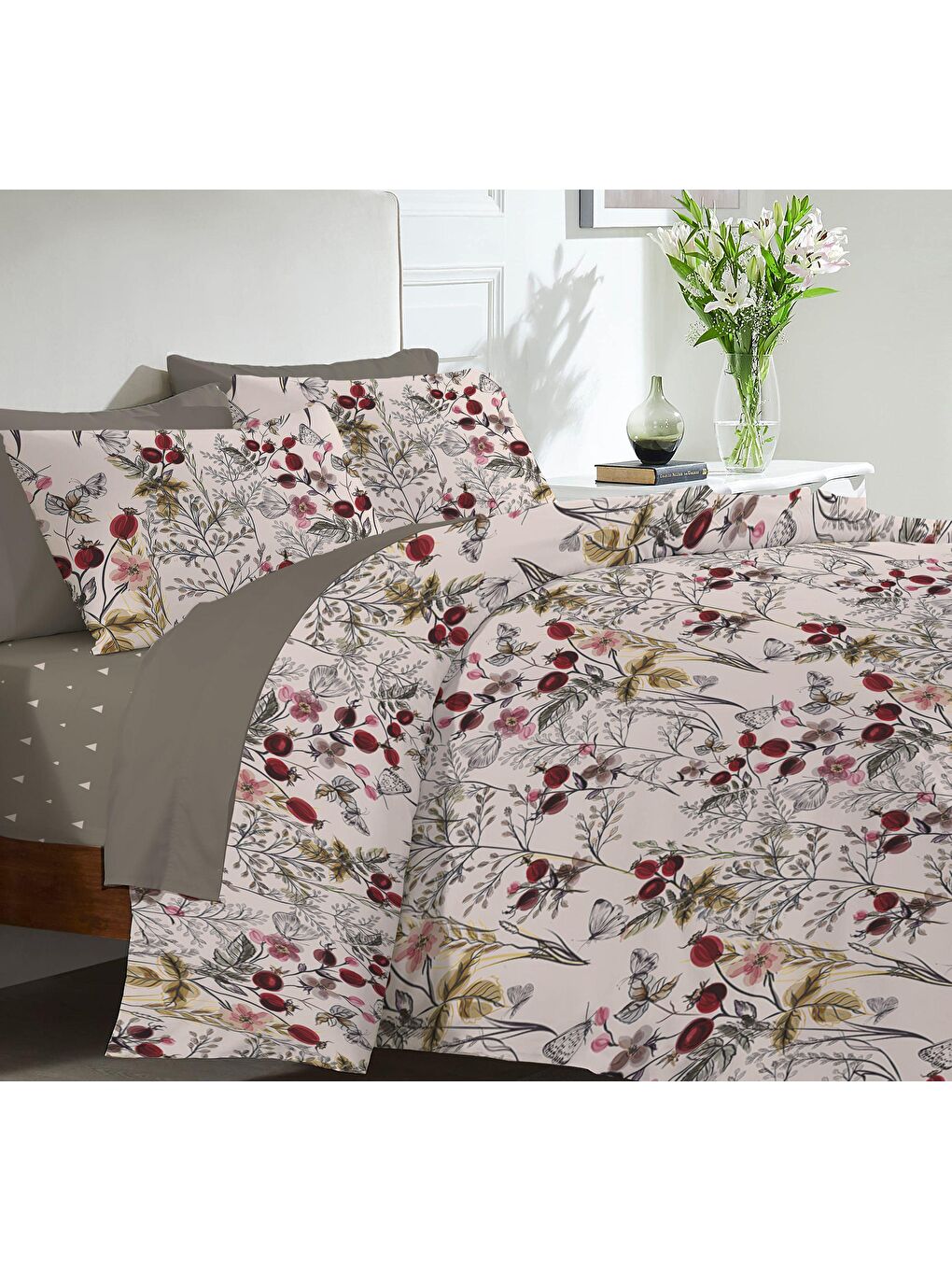 Karışık Baskılı,Desenli Çift Kişilik Nevresim Takımı (ÇARŞAFSIZ) 200x220 cm-1