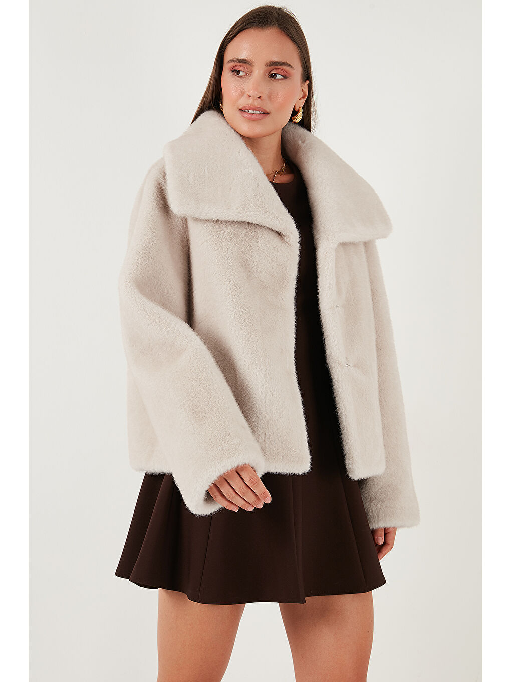 Ekru Oversize Fit Geniş Yaka Astarlı Kürk 497AFRA-3