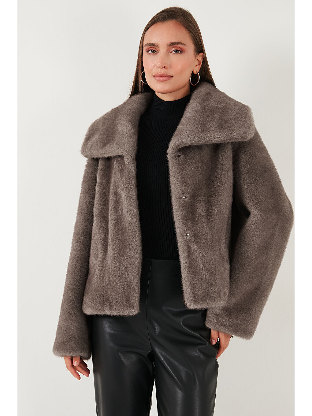 Gri Oversize Fit Geniş Yaka Astarlı Kürk 497AFRA-2