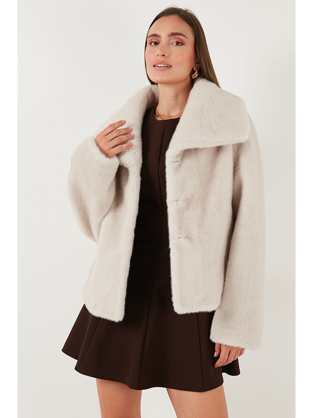 Ekru Oversize Fit Geniş Yaka Astarlı Kürk 497AFRA-4