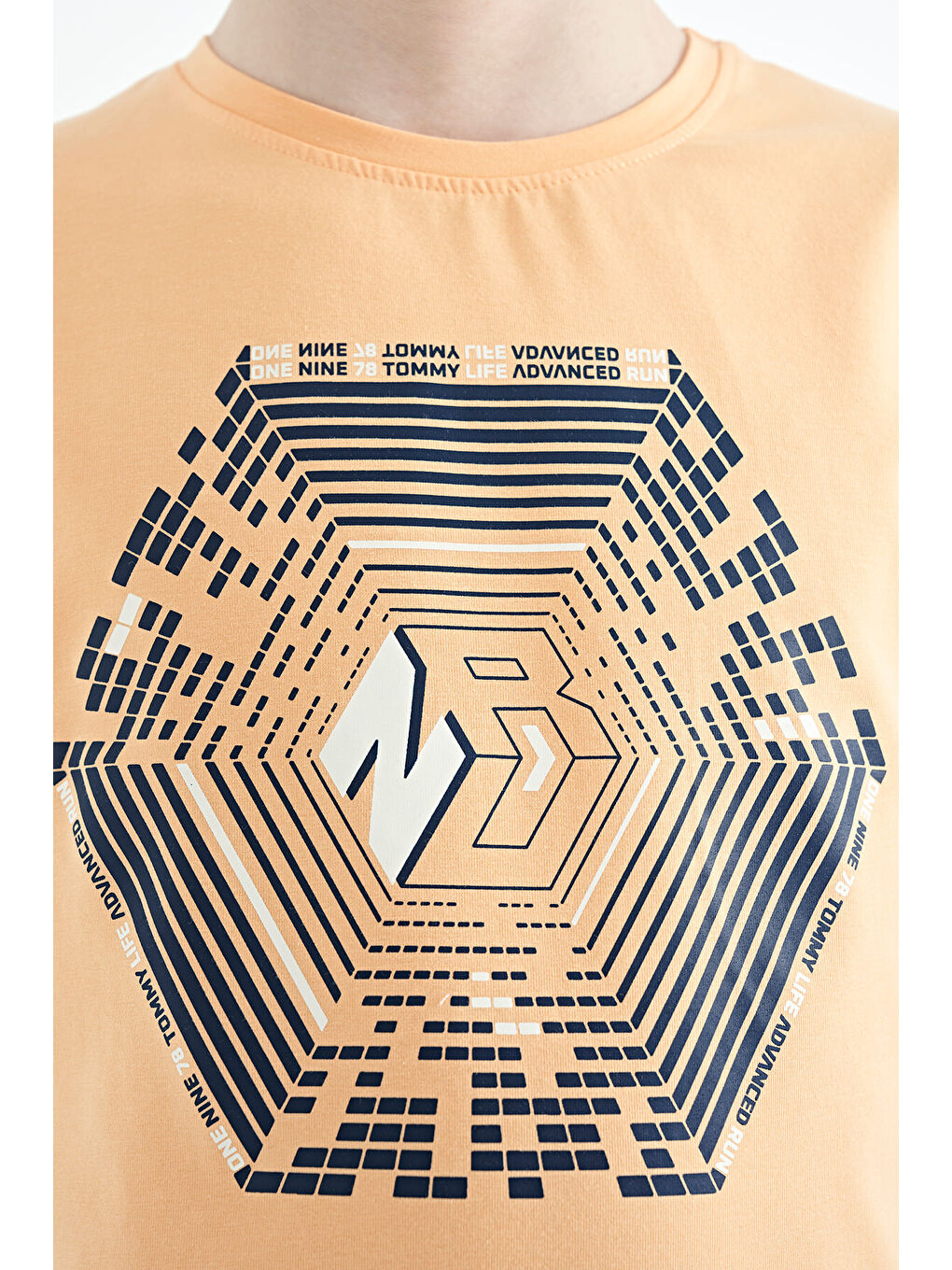 Turuncu Kavun Içi Kol Ucu Renkli Detaylı Baskılı Standart Kalıp Erkek Çocuk Tişört - 11156-6