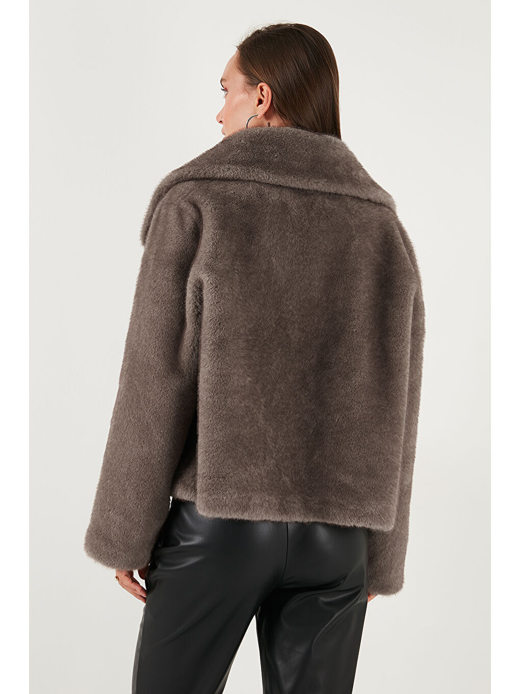 Gri Oversize Fit Geniş Yaka Astarlı Kürk 497AFRA-6