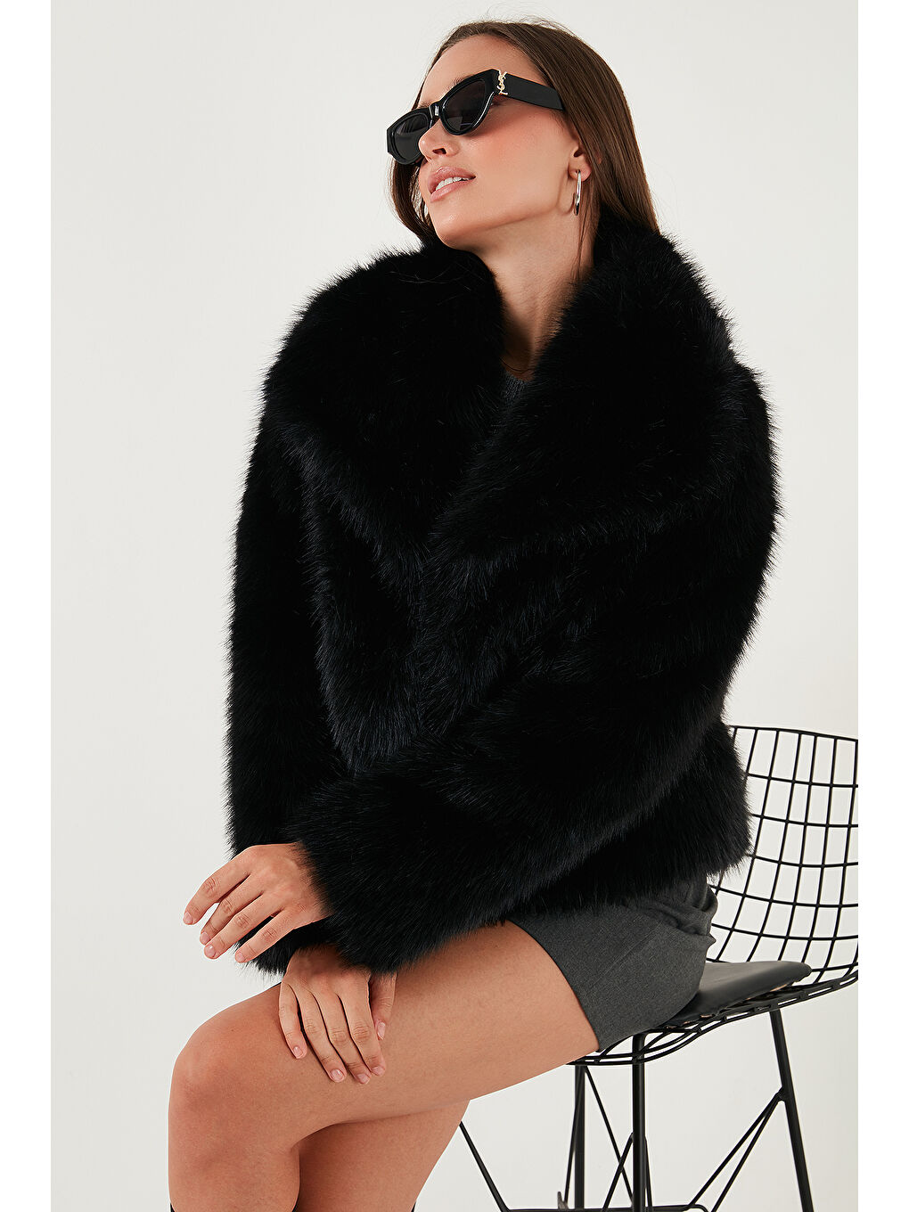 Siyah Oversize Fit Gömlek Yaka Cepli Astarlı Kürk Mont 497BERRY