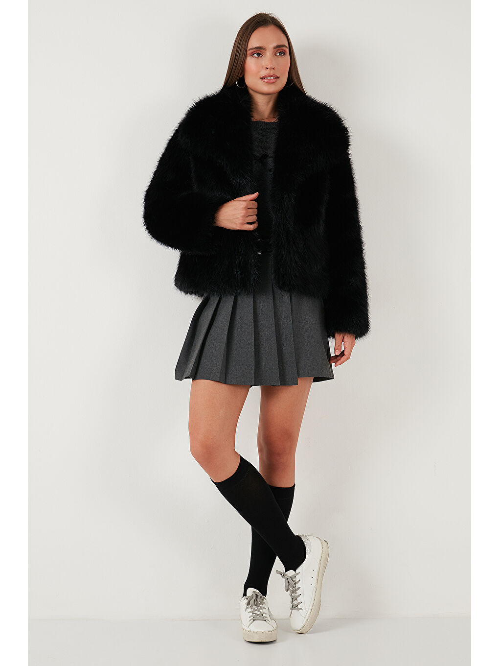 Siyah Oversize Fit Gömlek Yaka Cepli Astarlı Kürk Mont 497BERRY-1