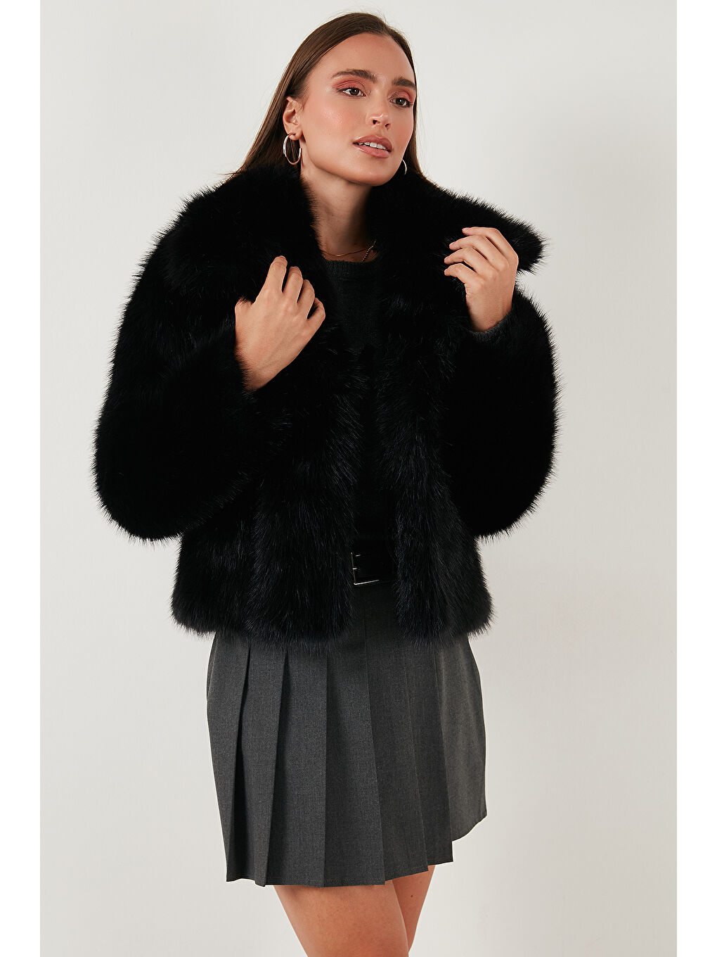 Siyah Oversize Fit Gömlek Yaka Cepli Astarlı Kürk Mont 497BERRY-3