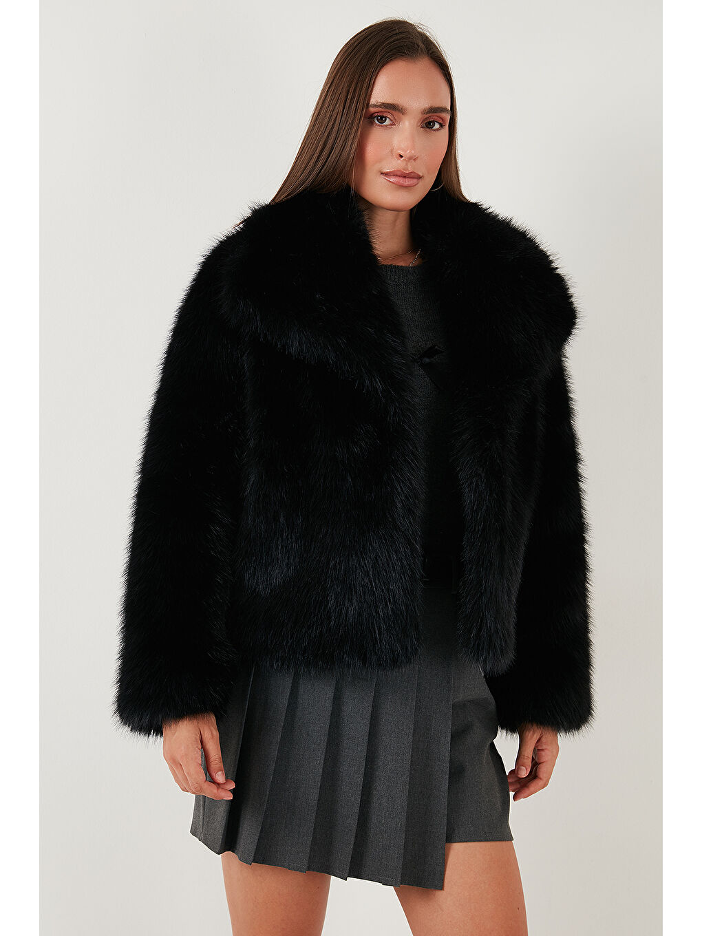 Siyah Oversize Fit Gömlek Yaka Cepli Astarlı Kürk Mont 497BERRY-4