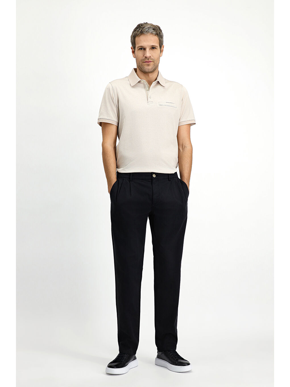 Siyah Regular Fit Elastanlı Beli Lastikli İpli Pileli Pantolon-1