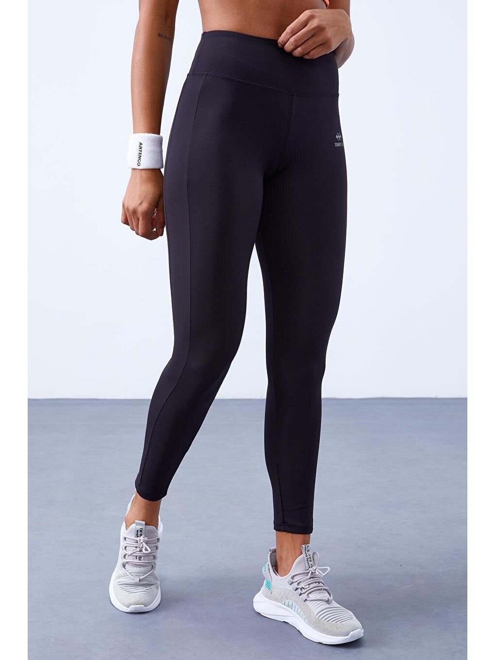 Siyah Yüksek Bel Baskılı Toparlayıcı Şerit Detaylı Dar Paça Kadın Tayt - 94540-3