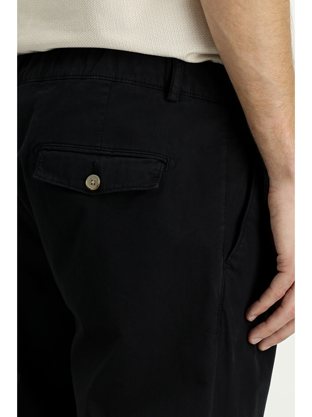 Siyah Regular Fit Elastanlı Beli Lastikli İpli Pileli Pantolon-5