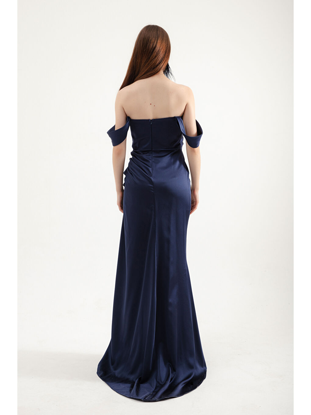 Kadın Lacivert Kalp Yaka Fırfırlı Uzun Saten Abiye Elbise-4