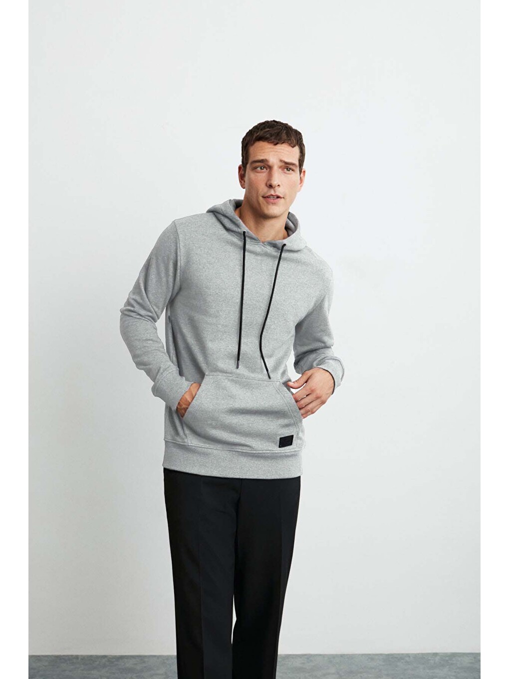 Jorge Erkek Yumuşacık Kapüşonlu Organik Pamuk Kanguru Cepli Regular Gri Melanj Sweatshirt
