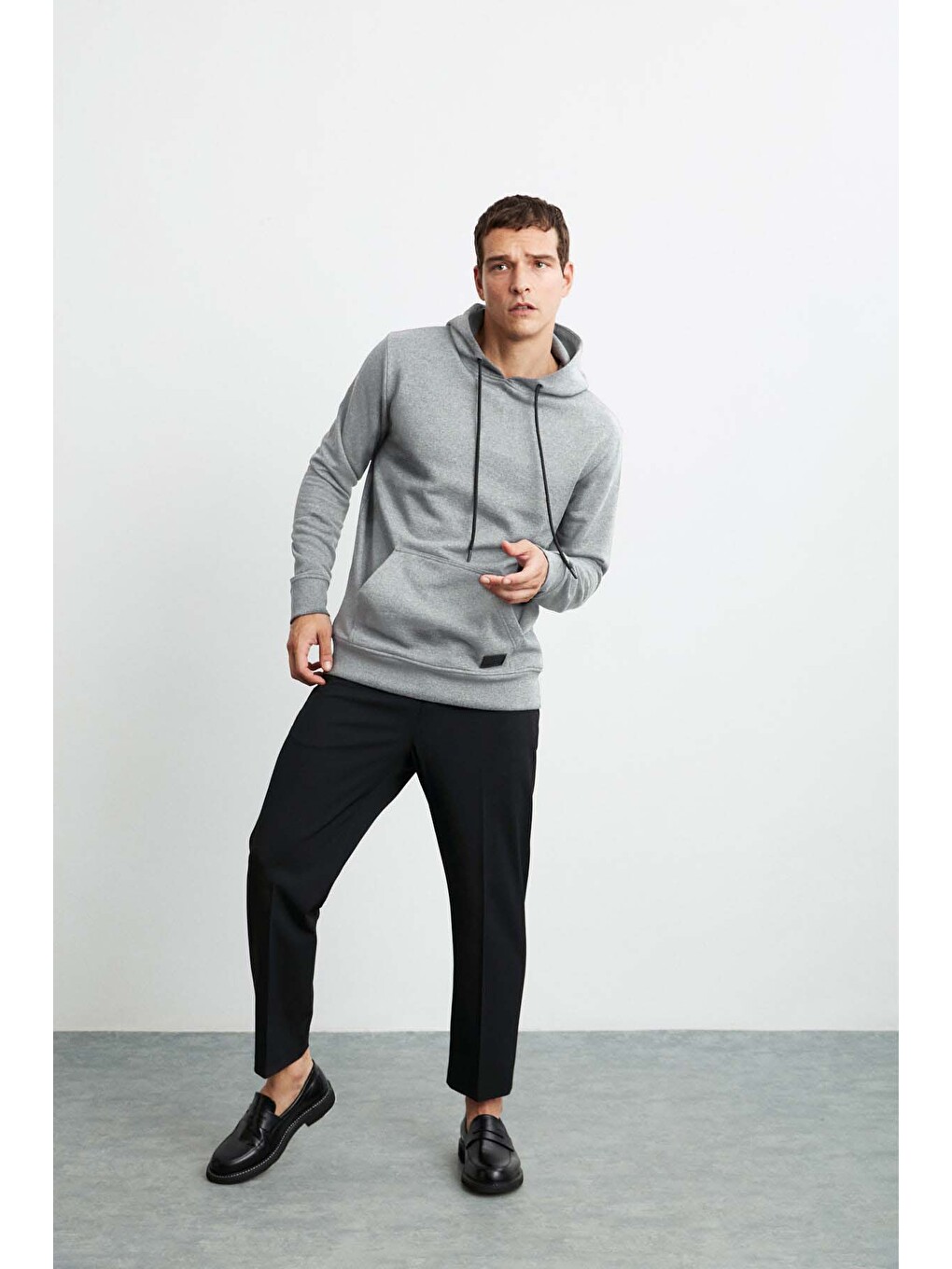 Jorge Erkek Yumuşacık Kapüşonlu Organik Pamuk Kanguru Cepli Regular Gri Melanj Sweatshirt-3
