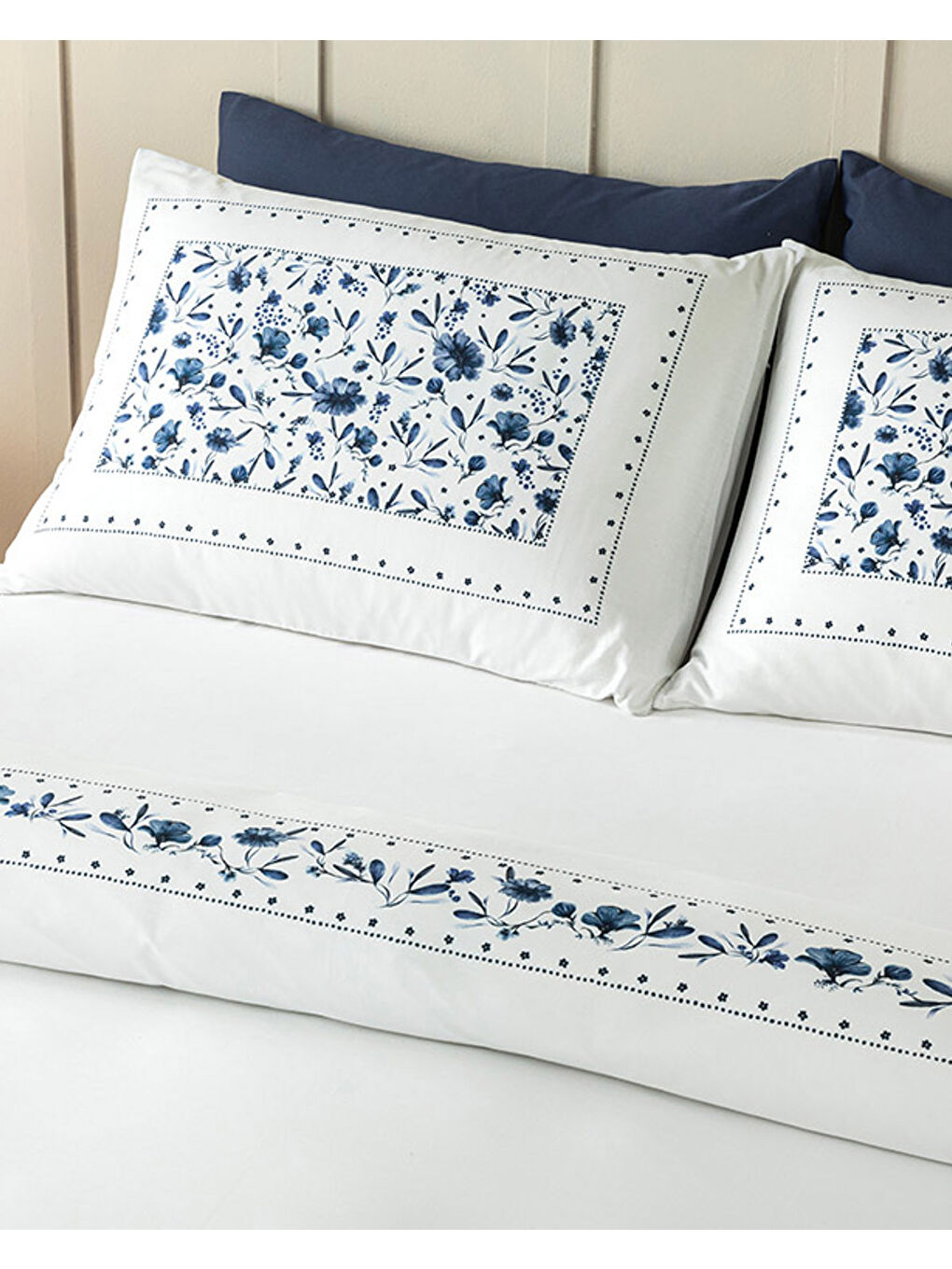 Flower Chain Dijital Baskılı Soft Pamuk Çift Kişilik Nevresim Takımı Lacivert-2