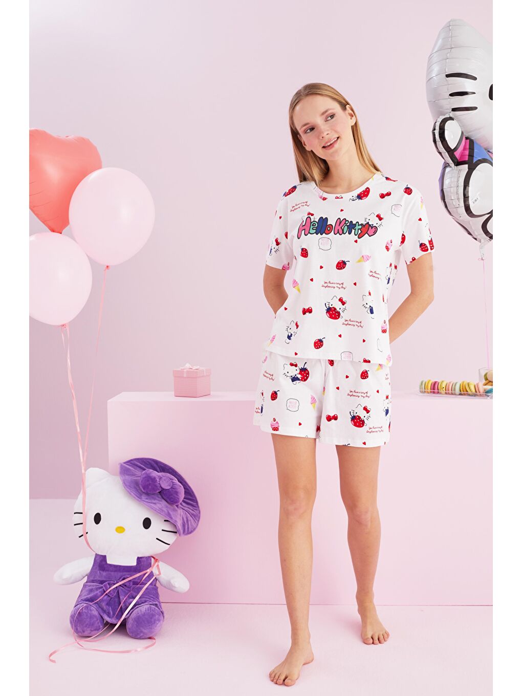 SİYAH İNCİ Beyaz Hello Kitty Lisanslı %100 Pamuk Beyaz Çok Renkli Bisklet Yaka Şort Pijama Takım - 1