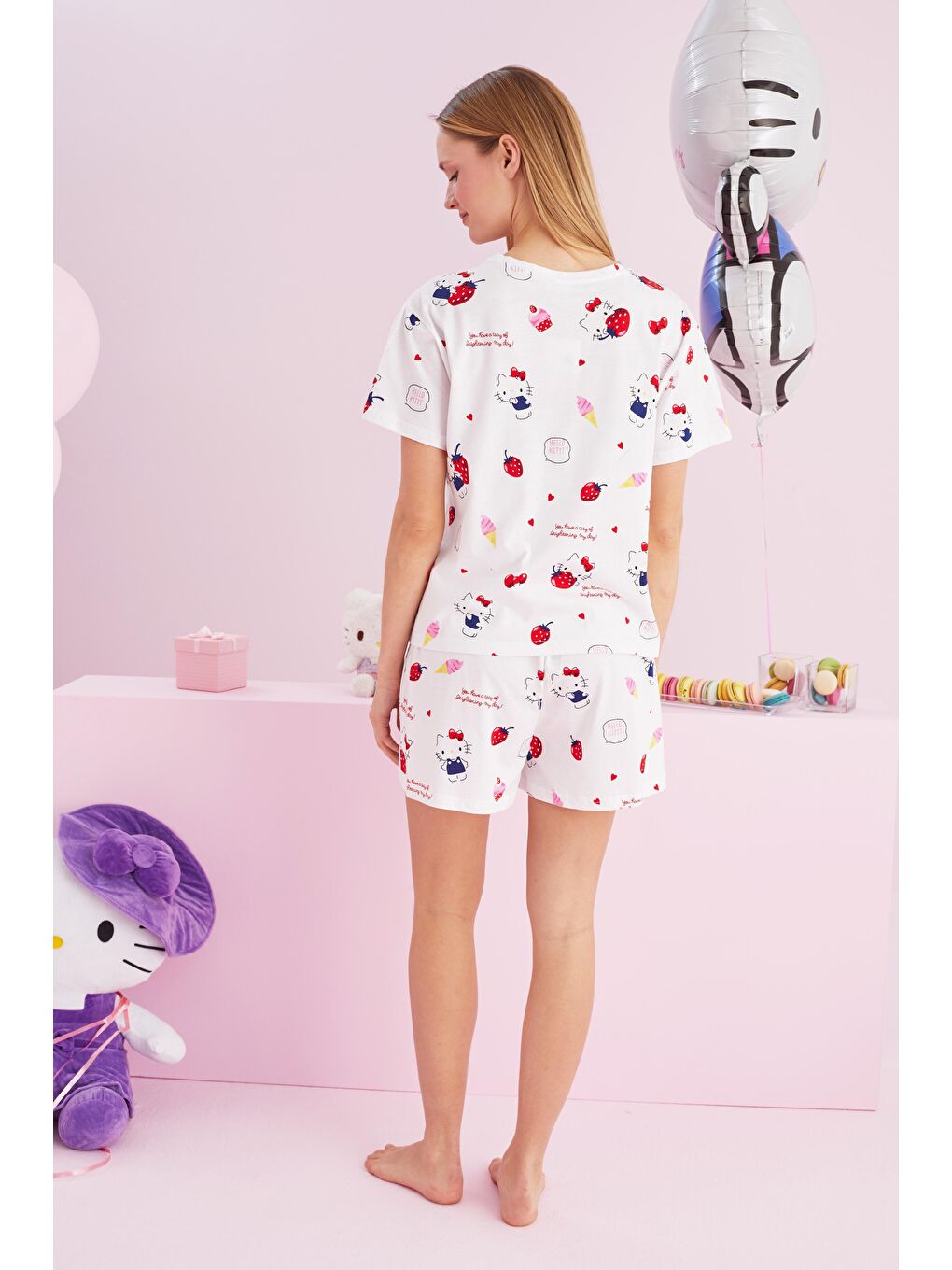 SİYAH İNCİ Beyaz Hello Kitty Lisanslı %100 Pamuk Beyaz Çok Renkli Bisklet Yaka Şort Pijama Takım - 2