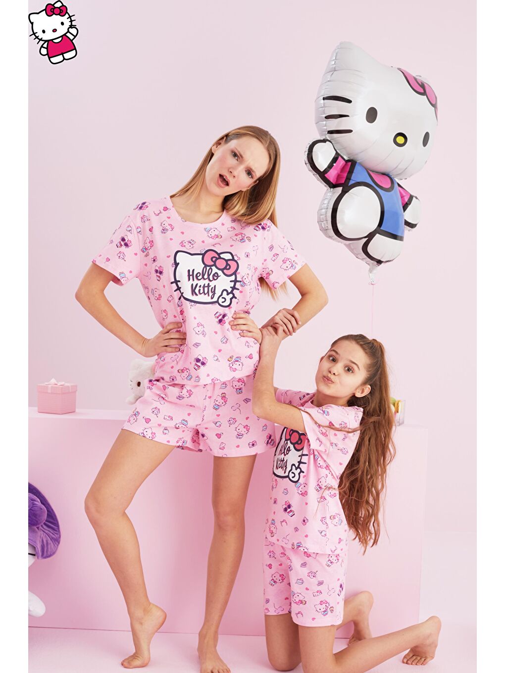 SİYAH İNCİ Pembe Hello Kitty Lisanslı %100 Pamuk Pembe Çok Renkli Bisklet Yaka Şort Pijama Takım