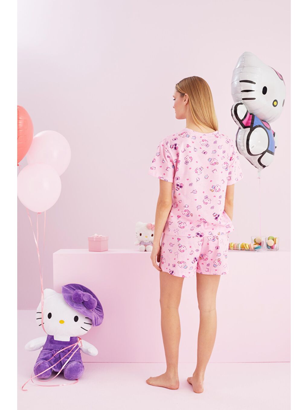 SİYAH İNCİ Pembe Hello Kitty Lisanslı %100 Pamuk Pembe Çok Renkli Bisklet Yaka Şort Pijama Takım - 2