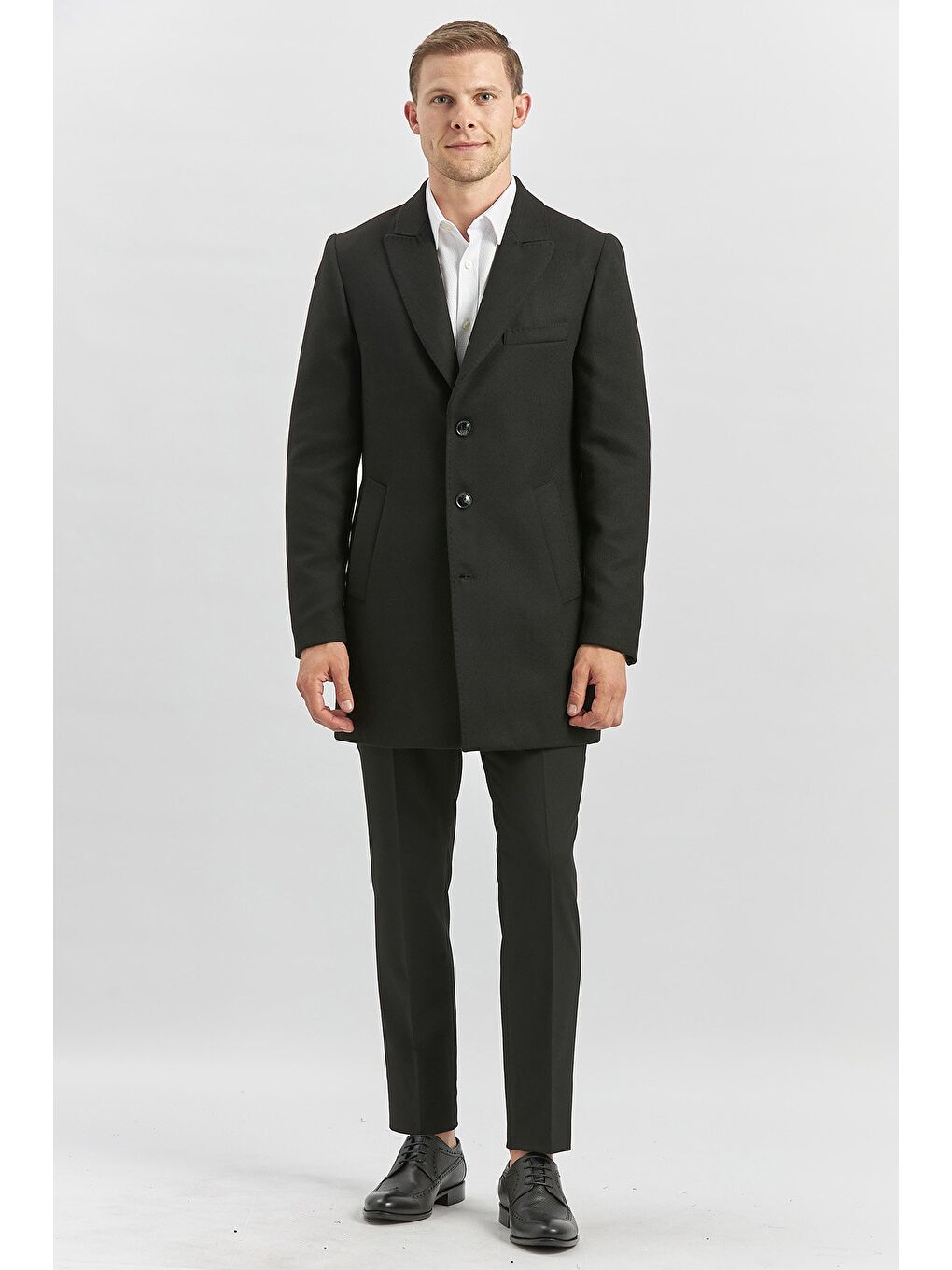 Siyah Kaşe Kırlangıç Yaka Yırtmaçlı Kapitoneli Astar Comfort Fit Rahat Kesim Palto 1005245157-4