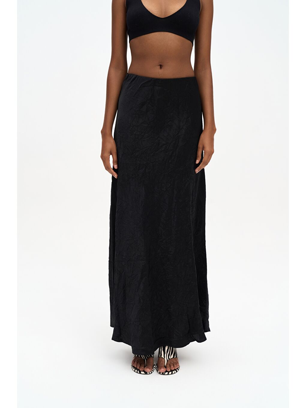Eubah Kırışık Uzun Siyah Saten Etek-1