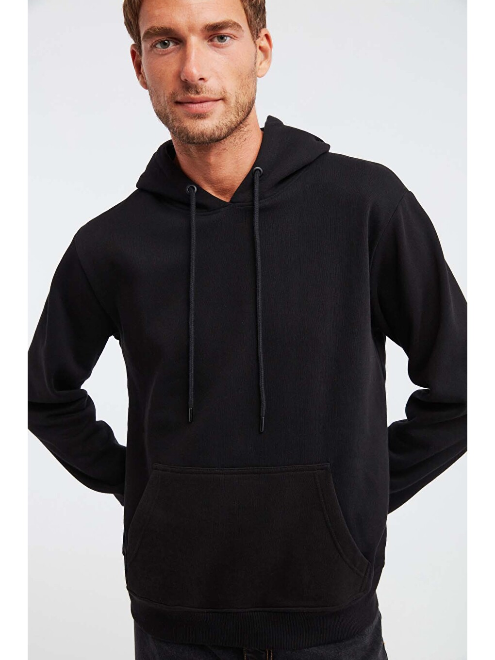 Jorge Erkek Yumuşacık Kapüşonlu Organik Pamuk Kanguru Cepli Regular Siyah Sweatshirt-2