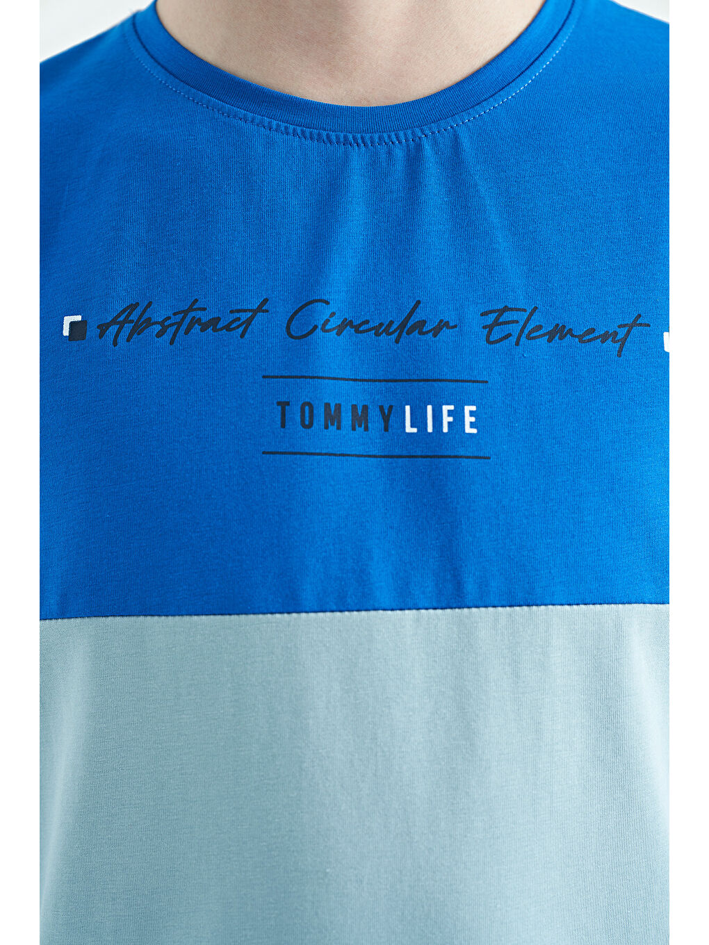 Beyaz Renk Bloklu O Yaka Baskı Detaylı Standart Kalıp Erkek Çocuk Tişört - 11135-3