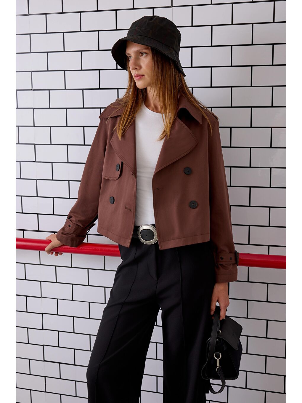 Kahverengi Kısa Trençkot Kahve