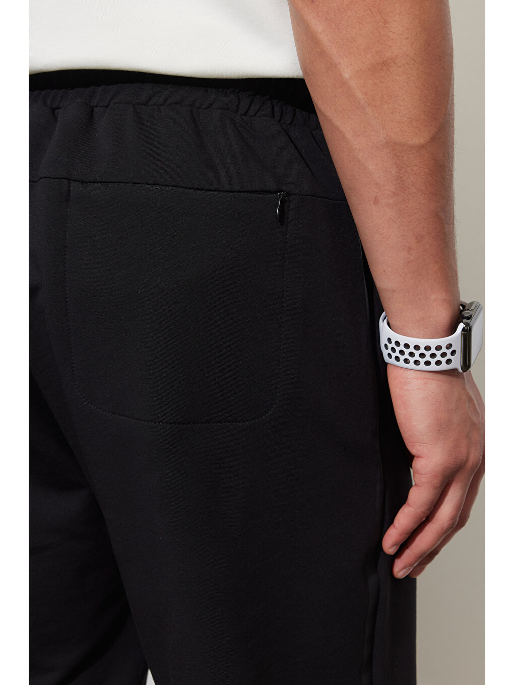 Erkek Siyah Standart Fit Normal Kesim Cepli Pamuklu Örme Şort-6