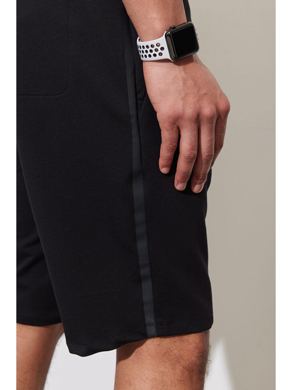 Erkek Siyah Standart Fit Normal Kesim Cepli Pamuklu Örme Şort-7