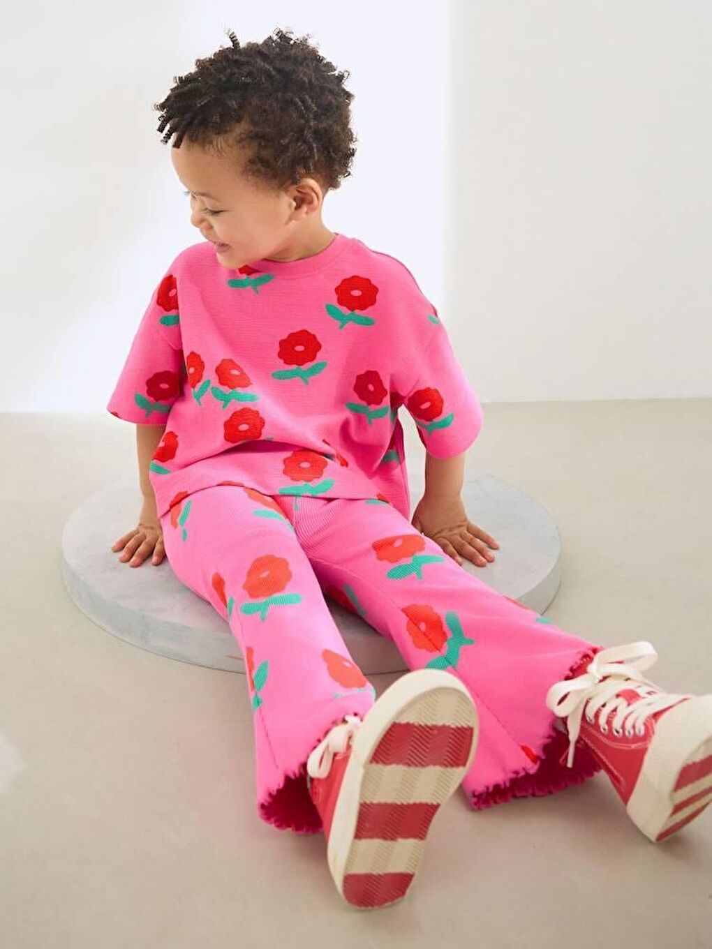 Karışık Kız Çocuk Pamuklu Pembe Çiçek Desenli T-Shirt Ve İspanyol Paça Pantolon Takım