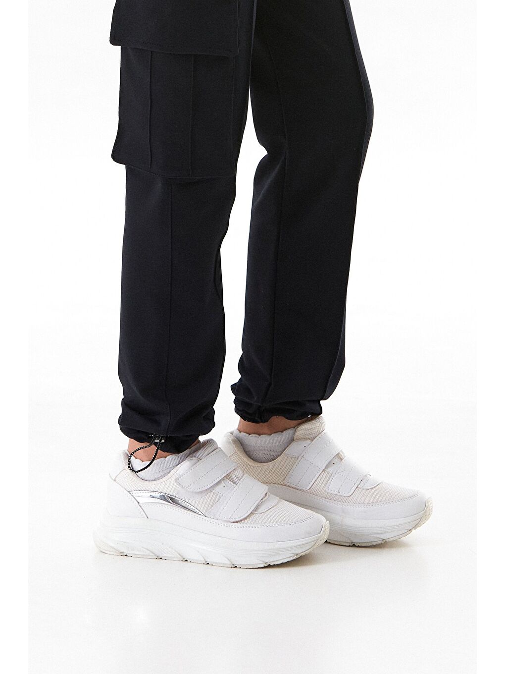 Siyah Beli Lastikli Paçası Stoperli Çimalı Kız Çocuk Eşofman Altı-3