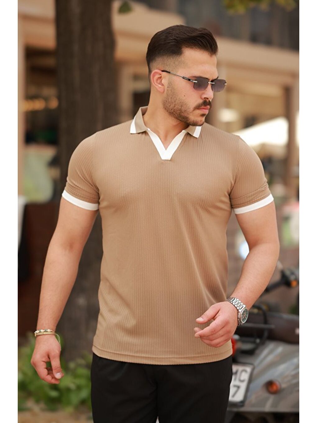 Kahverengi Erkek Hemşire Yaka Kısa Kollu Tişört