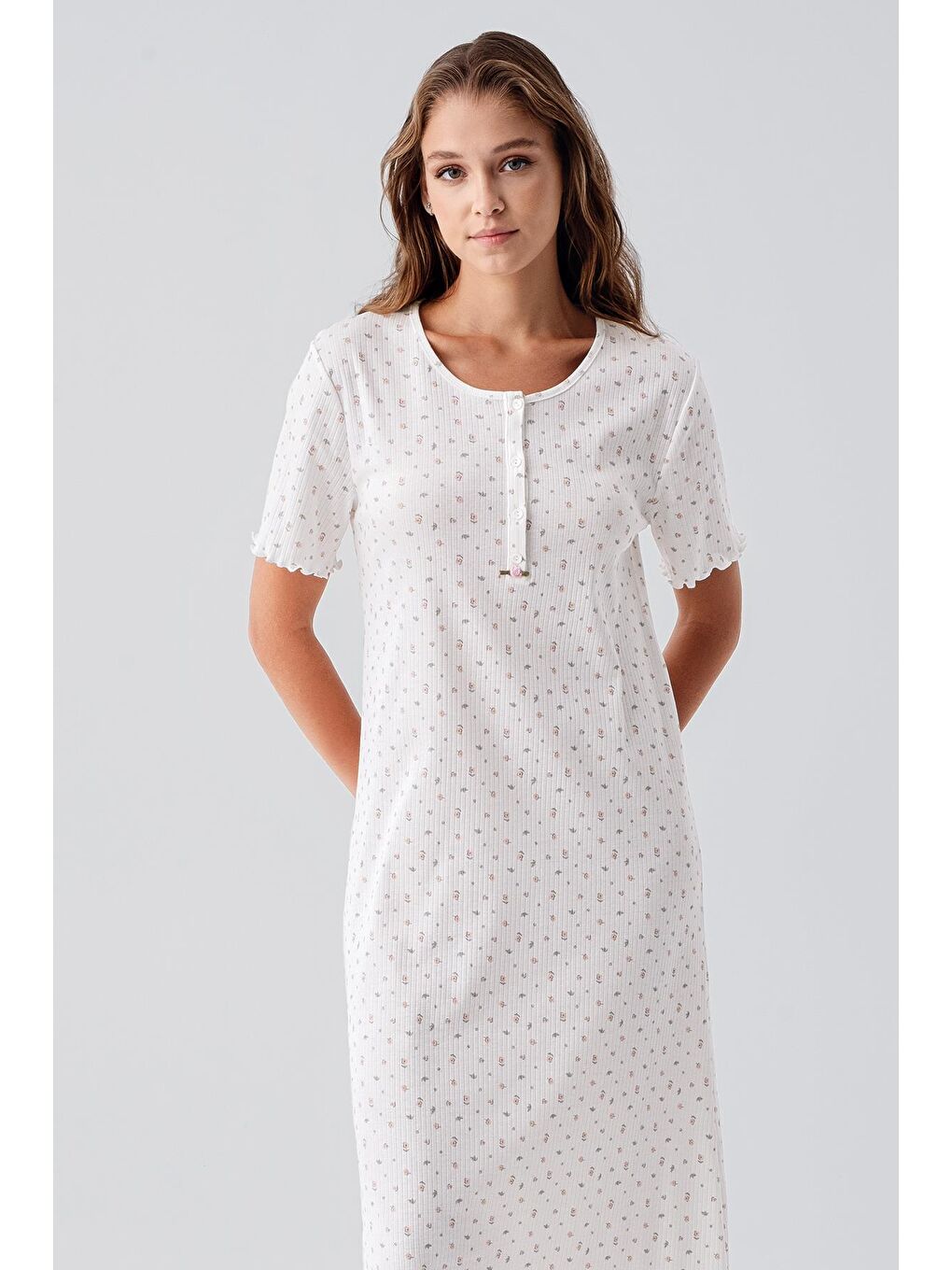 Renksiz Kısa Kollu Düğmeli Çiçek Desenli Uzun Esnek Pamuklu Gecelik 19103-2