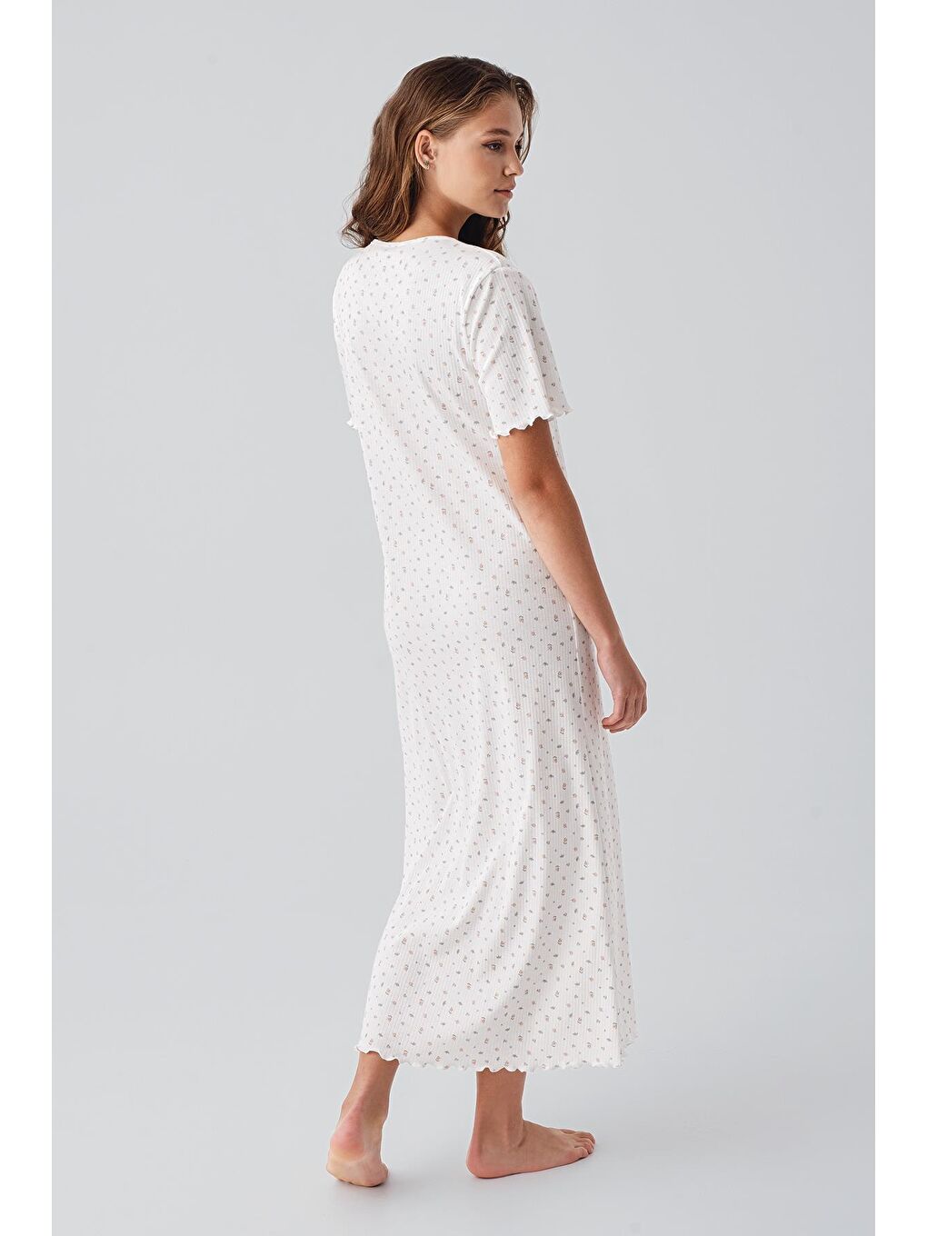 Renksiz Kısa Kollu Düğmeli Çiçek Desenli Uzun Esnek Pamuklu Gecelik 19103-4