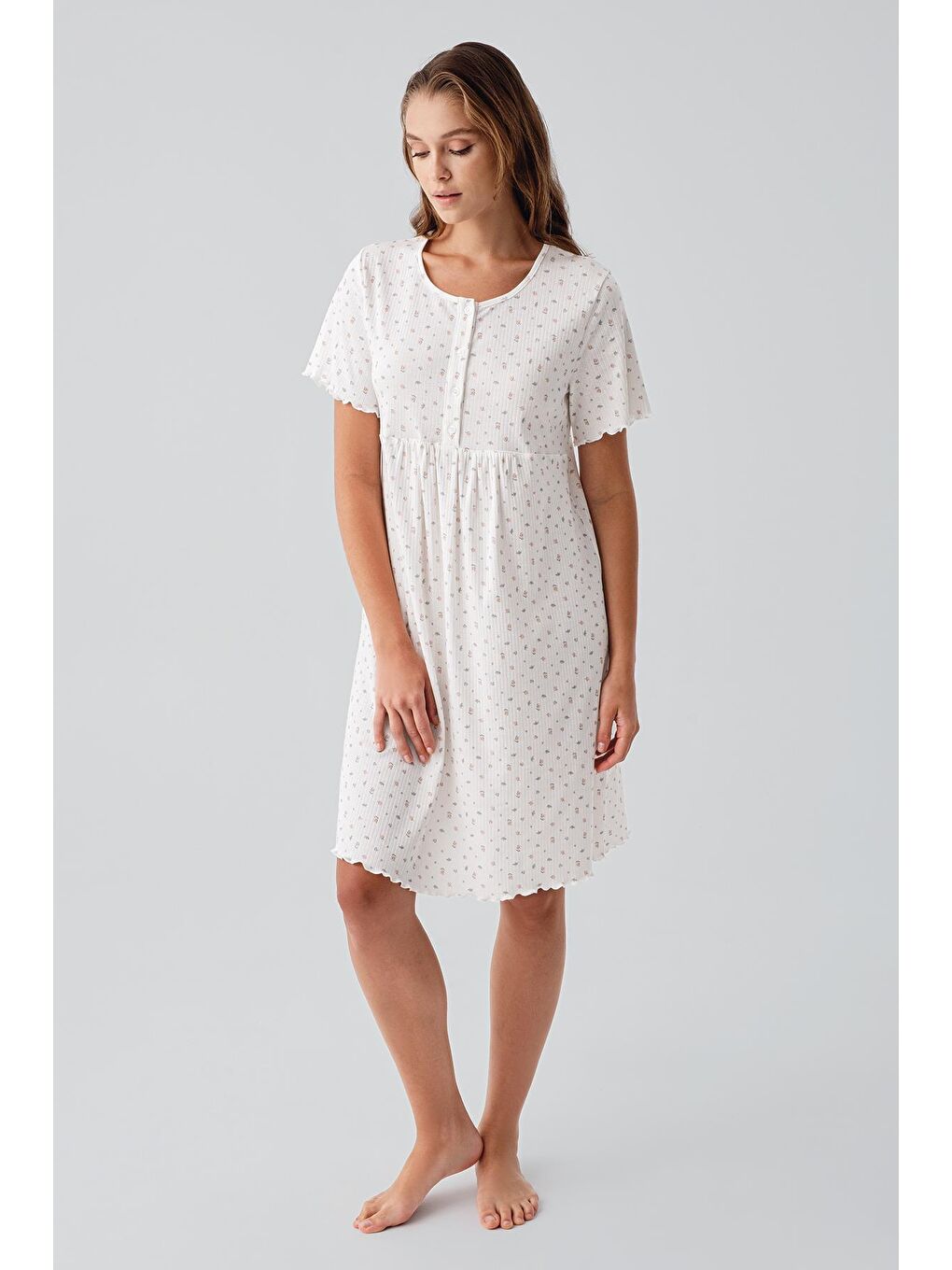 Renksiz Kısa Kollu Düğmeli Çiçek Desenli Esnek Pamuklu Hamile Gecelik 19106-3