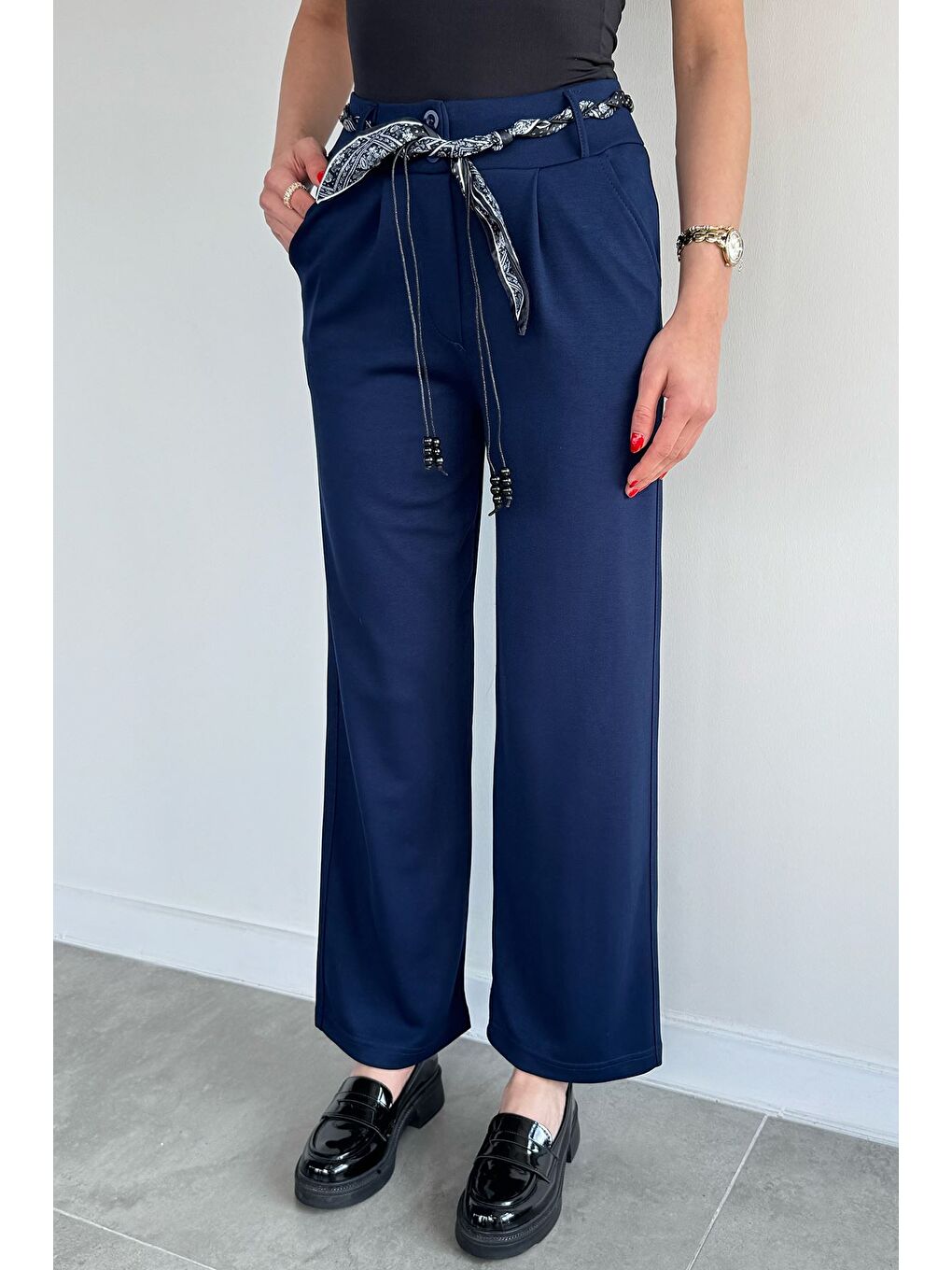 Lacivert Kadın Yüksek Bel Fular Aksesuarlı Palazzo Kumaş Pantolon-1