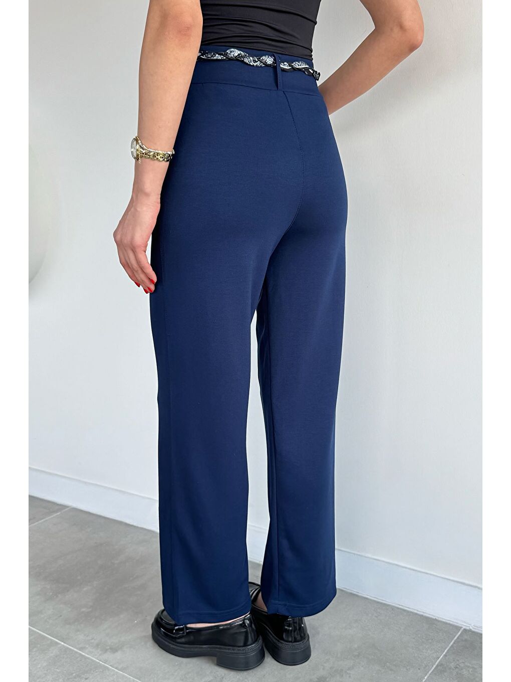 Lacivert Kadın Yüksek Bel Fular Aksesuarlı Palazzo Kumaş Pantolon-2