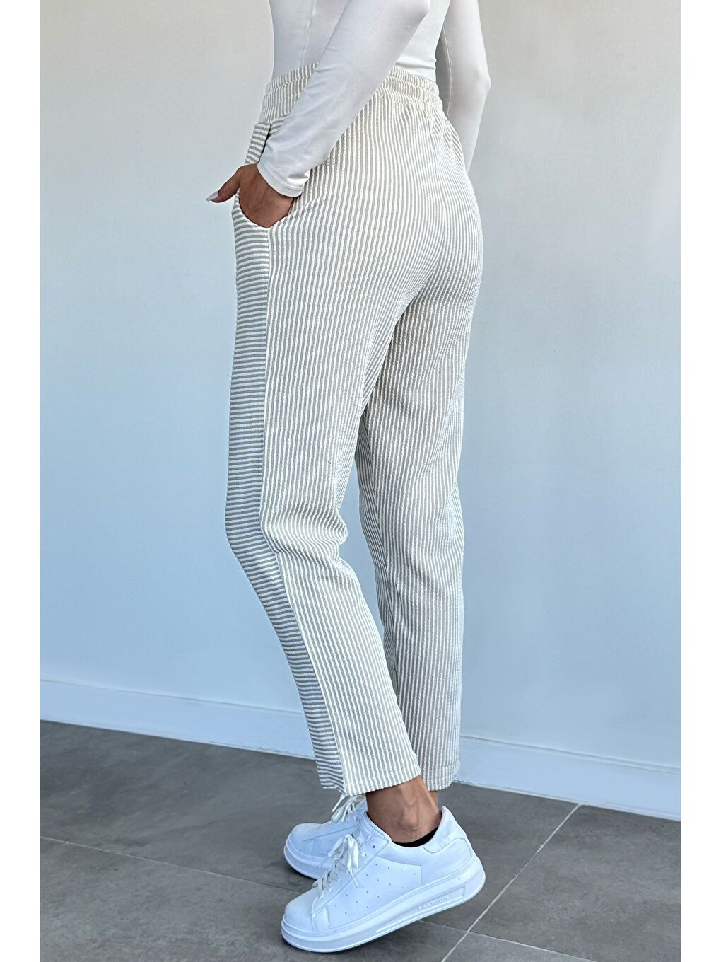 Bej Kadın Bel Lastikli Çizgili Havuç Pantolon-2