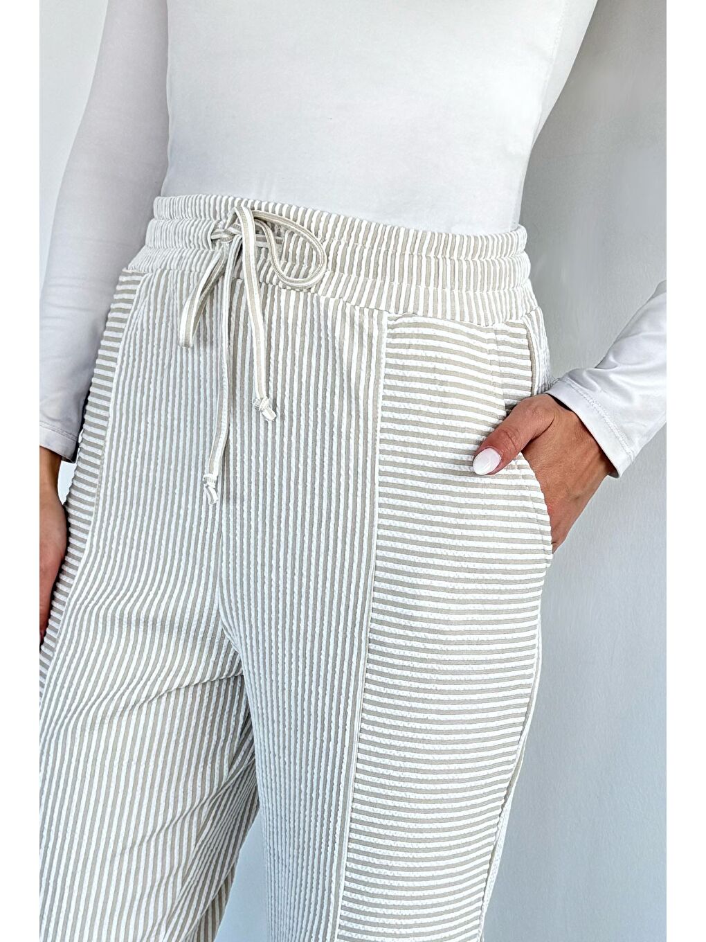 Bej Kadın Bel Lastikli Çizgili Havuç Pantolon-3