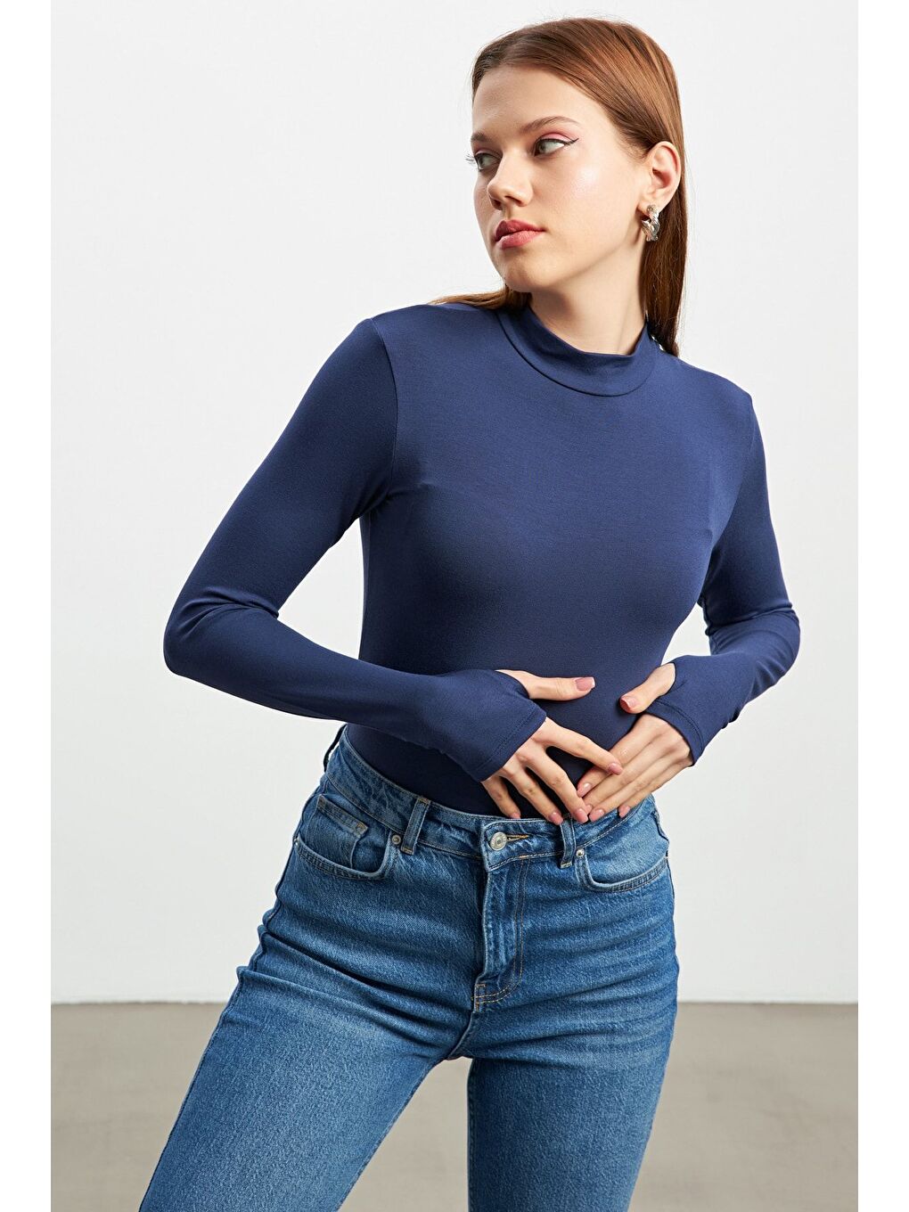 Kadın Lacivert Parmak Detay Body-3