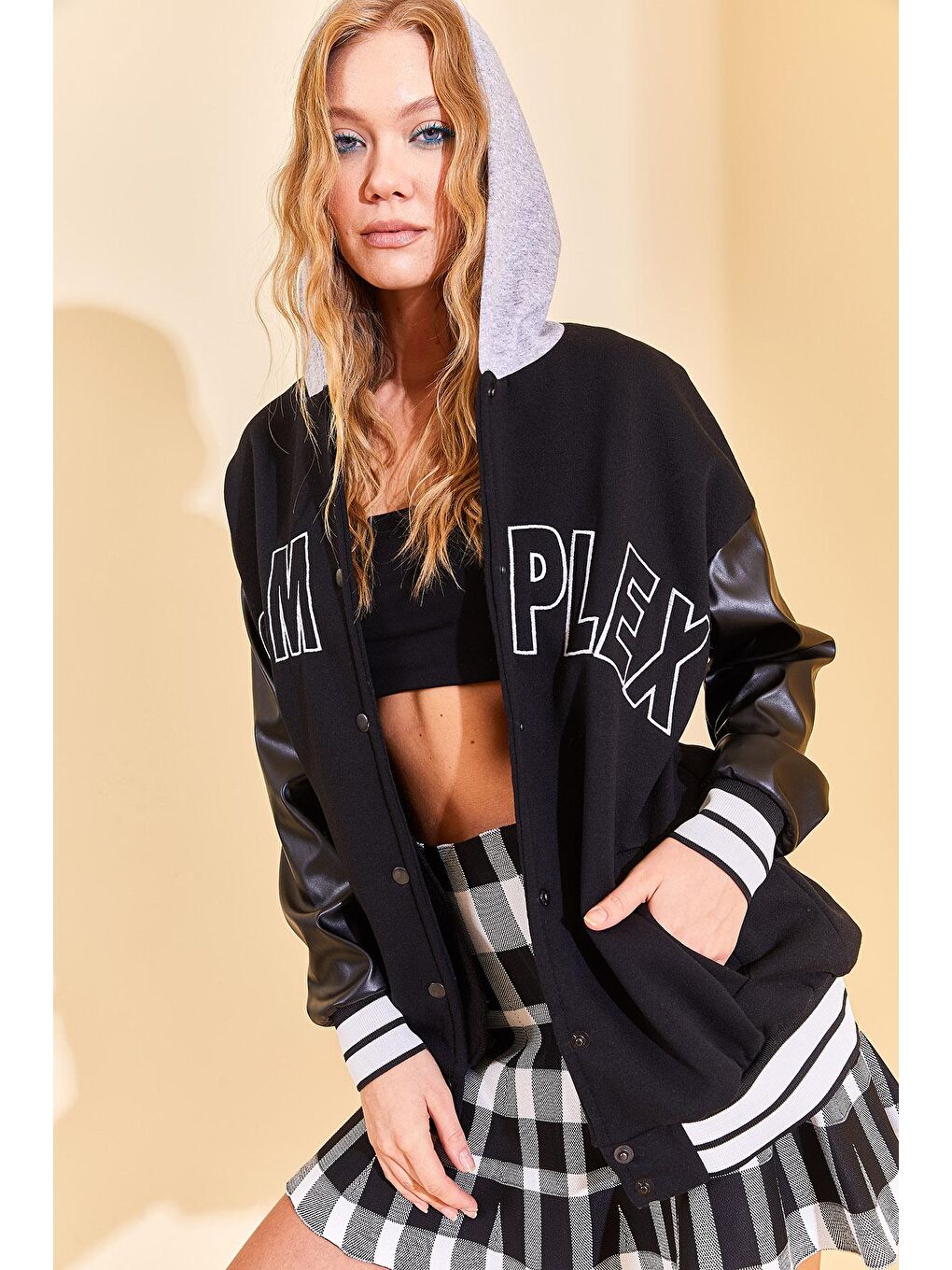 Siyah Kapüşonlü & Deri Detaylı Bomber Ceket 3KXK4-46626-02-2