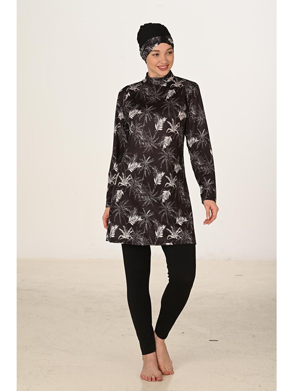 Siyah Tam Kapalı Elastanlı Tesettür Mayo 3417-4