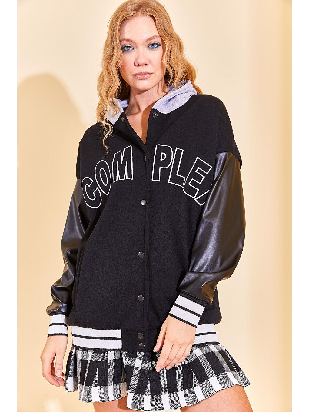 Siyah Kapüşonlü & Deri Detaylı Bomber Ceket 3KXK4-46626-02-4