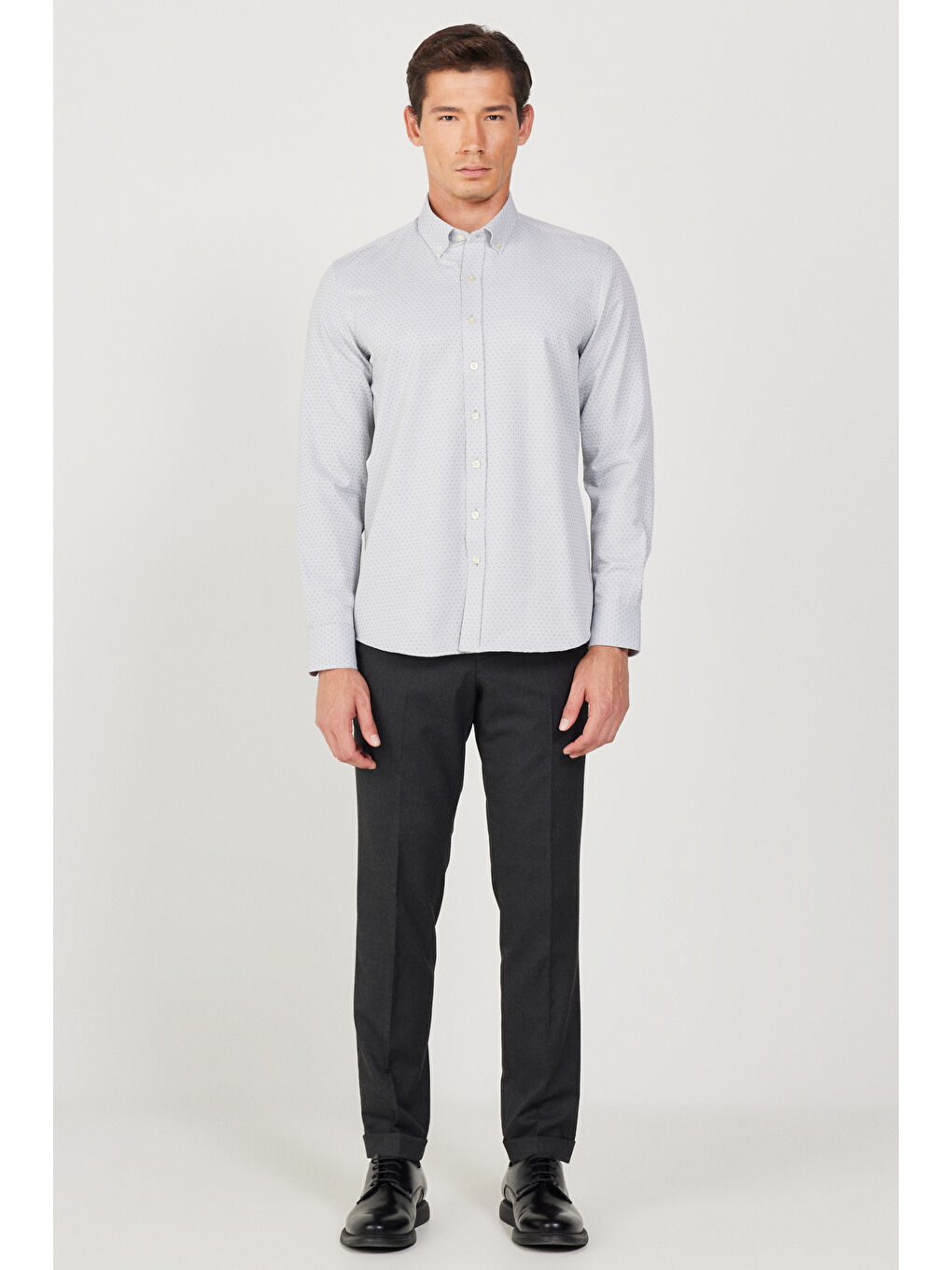 Erkek Gri Slim Fit Dar Kesim Düğmeli Yaka Armürlü Gömlek-1